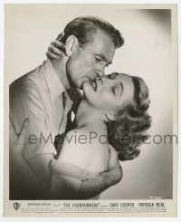 1m336 FOUNTAINHEAD 8.25x10 still '49 c/u of Gary Cooper as Howard Roark embracing Patricia Neal!