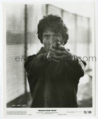 1m624 MARATHON MAN 8x10 still '76 best c/u of Dustin Hoffman with gun, John Schlesinger classic!