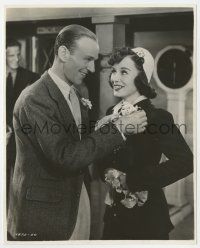 1m801 SECOND CHORUS deluxe 7.75x9.75 still '40 c/u of Fred Astaire & Paulette Goddard smiling!
