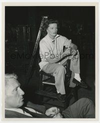 1m856 STATE OF THE UNION candid 8.25x10 still '48 Spencer Tracy & Katharine Hepburn watching on set!