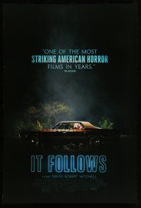 1w416 IT FOLLOWS DS 1sh '15 Maika Monroe, Keir Gilchrist, Zovstto, couple in the backseat of a car!