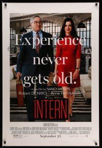 2c420 INTERN advance DS 1sh '15 great image of sexy Anne Hathaway and Robert De Niro!
