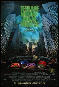 2c757 TEENAGE MUTANT NINJA TURTLES 1sh '90 live action, cool image of turtles in NYC sewers!