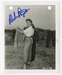 2d0123 DEBRA PAGET signed 4.25x5 still '56 candid c/u hanging clothes when she was in Love Me Tender