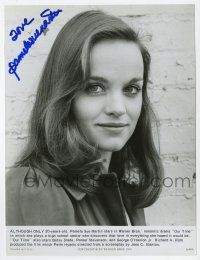 2d0544 PAMELA SUE MARTIN signed 7.25x9.75 still '90s head & shoulders portrait from Our Time!