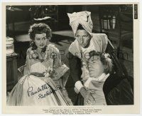2d0549 PAULETTE GODDARD signed 8x10 still '45 the sexy actress close up with her co-stars in Kitty!