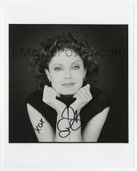 2d1154 SUSAN SARANDON signed 8x10 REPRO still '90s great close portrait resting chin on her hands!