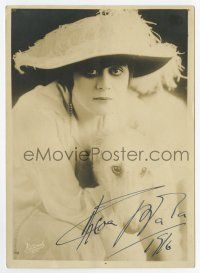 2d0131 THEDA BARA signed deluxe 5x7 still '16 great portrait of the silent star by National!
