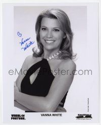 2d1164 VANNA WHITE signed 8x10 REPRO still '05 the ageless beauty & Wheel of Fortune hostess!