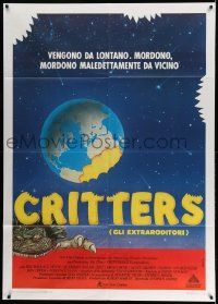 2j237 CRITTERS Italian 1p '86 different Fuga art of monster & bite taken out of the Earth!