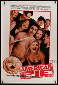 2r042 AMERICAN PIE DS 1sh '99 Jason Biggs, Chris Klein, Tara Reid, wacky teen comedy!