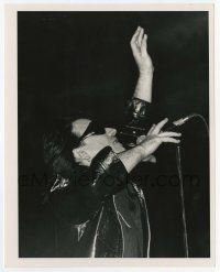 2s151 BONO music 8x10 still '92 the U2 frontman has the crowd in his sway at the Boston Garden!
