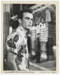 2s335 FROM HERE TO ETERNITY 8x10.25 still '53 angry Montgomery Clift looking for Ernest Borgnine!