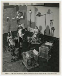 2s753 RAY JONES 8.25x10 still '53 the Universal photographer with an actress in his studio!