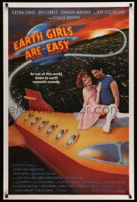 2z196 EARTH GIRLS ARE EASY 1sh '89 great image of Geena Davis & alien Jeff Goldblum on space ship!