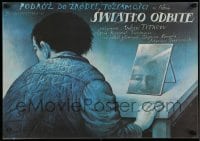 3b239 SWIATLO ODBITE Polish 19x27 '89 cool Wieslaw Walkuski artwork of man with mirror on desk!