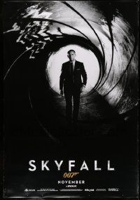 3c314 SKYFALL IMAX teaser DS bus stop '12 Daniel Craig as James Bond in classic gun barrel!