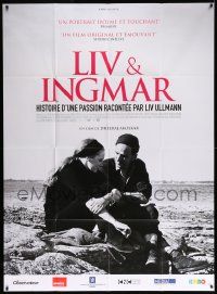 3y836 LIV & INGMAR French 1p '12 great image of Bergman & Ullmann talking by the ocean!