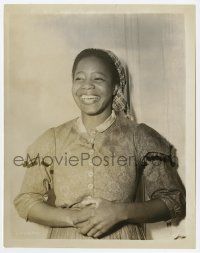 4d240 BUTTERFLY McQUEEN 8x10.25 still '39 smiling c/u as Prissy from Gone with the Wind!