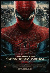 4k047 AMAZING SPIDER-MAN advance DS 1sh '12 portrait of Andrew Garfield in title role over city!
