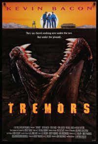 4w926 TREMORS 1sh '90 Kevin Bacon, Fred Ward, great sci-fi horror image of monster worm!