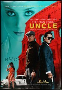4z285 MAN FROM U.N.C.L.E. DS bus stop '15 Guy Ritchie, Henry Cavill and Armie Hammer!