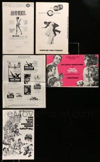 5a080 LOT OF 5 UNCUT PRESSBOOKS '60s-70s great advertising images from a variety of movies!