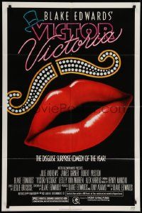 5b946 VICTOR VICTORIA 1sh '82 Julie Andrews, Blake Edwards, cool lips & mustache art by John Alvin