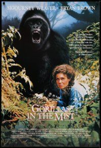 5g351 GORILLAS IN THE MIST int'l 1sh '88 Sigourney Weaver as Dian Fossey, in the jungle!