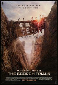 5g606 MAZE RUNNER: THE SCORCH TRIALS style B advance DS 1sh '15 Dylan O'Brien, city in ruins!