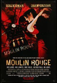 5g641 MOULIN ROUGE style G int'l DS 1sh '01 sexy Nicole Kidman & Ewan McGregor kissing!