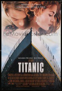 5g905 TITANIC DS 1sh '97 Leonardo DiCaprio, Kate Winslet, directed by James Cameron!