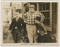 6d013 SUNNYSIDE 8x10.25 still R27 Tom Wood & tiny guy stare at Charlie Chaplin with cane!