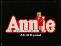 6d751 ANNIE stage play souvenir program book '77 on Broadway, from Harold Gray's famous comic strip!
