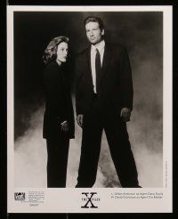 6m480 X-FILES presskit w/ 4 stills '95 season 4, FBI agents David Duchovny & Gillian Anderson!