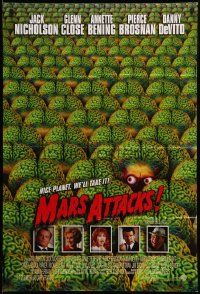 6y477 MARS ATTACKS! int'l 1sh '96 directed by Tim Burton, great image of many aliens!