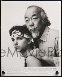 7a146 KARATE KID PART II presskit w/ 12 stills '86 Morita as Mr. Miyagi, Macchio as Daniel-san!