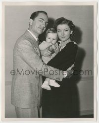 7d132 ANOTHER THIN MAN deluxe 8x10 still '39 William Powell & Myrna Loy with 8 month old Poulson!