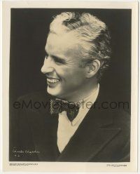 7d249 CHARLIE CHAPLIN 8x10 still '39 the legendary actor laughing in suit & tie without makeup!