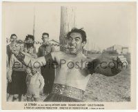 7d540 LA STRADA 8x10 still '56 Federico Fellini, strongman Anthony Quinn pulls chain w/ teeth!