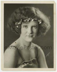 7d632 MARY LAWLOR stage 8x10.25 still '22 head & shoulders portrait of the Broadway actress!