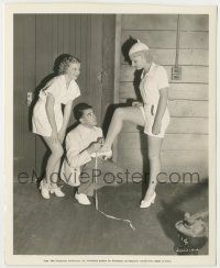 7d662 MURDER AT THE VANITIES candid 8.25x10 key book still '34 dance maestro checks for fat ankles!