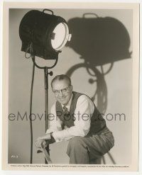 7d754 RAY JONES 8x10 still '52 the Universal glamour photographer smiling in his own portrait!