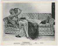 7d807 SEVEN YEAR ITCH 8x10 still '55 sexy Marilyn Monroe showing legs & seducing Ewell on couch!