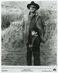 7d932 TRUE GRIT candid 7.75x9.75 still '69 John Wayne as Rooster Cogburn with young son Ethan!