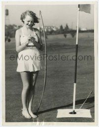 7d952 VIRGINIA GREY 6.5x8.5 news photo '36 full-length portrait of the actress playing archery golf!