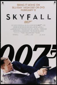 7g157 SKYFALL 27x40 video poster '12 cool c/u of Daniel Craig as James Bond on back shooting gun!