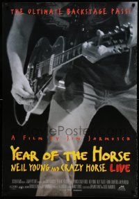 7g996 YEAR OF THE HORSE int'l 1sh '97 Neil Young close-up cranking it up, Jim Jarmusch, rock & roll