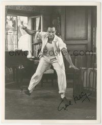 7x0741 GENE KELLY signed deluxe 8.25x10 still '50 full-length close up dancing in American in Paris!
