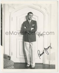7x0844 ROBERT YOUNG signed 8.25x10 still '37 full-length portrait in dapper suit with arms crossed!